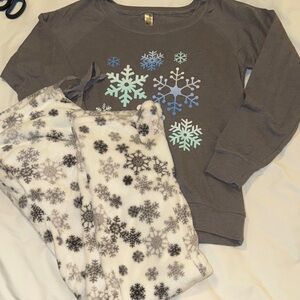 Laura Ashley Gray and White Snowflake Pajama Set